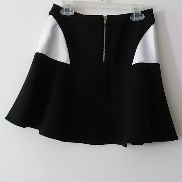 Club Monaco Size 0 Black & White Mini Skirt - Picture 2 of 3
